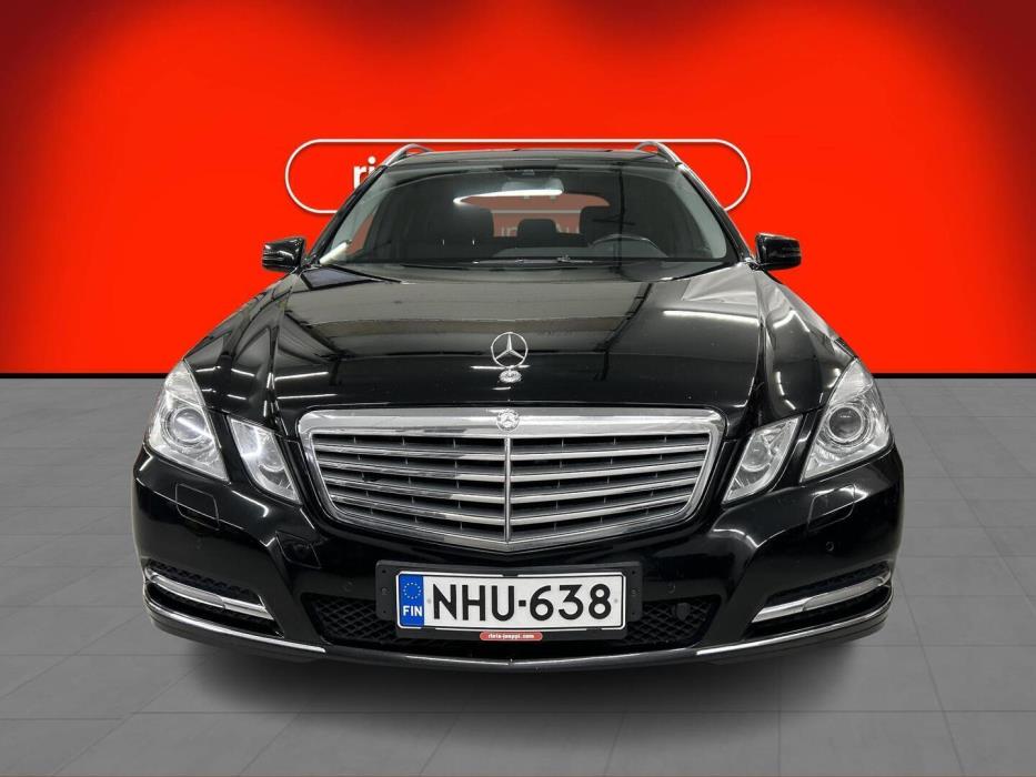 MERCEDES-BENZ E 2011