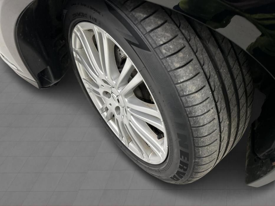 MERCEDES-BENZ E 2011