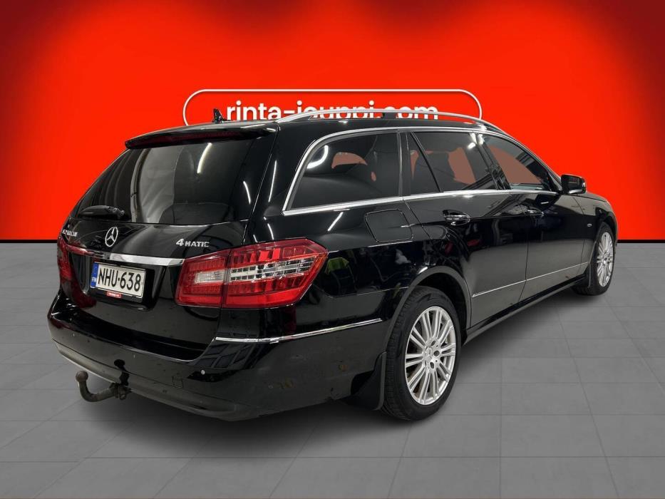 MERCEDES-BENZ E 2011
