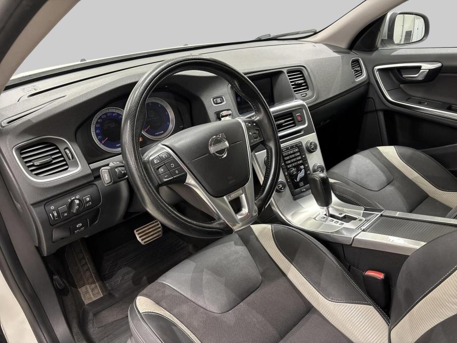 VOLVO V60 2012