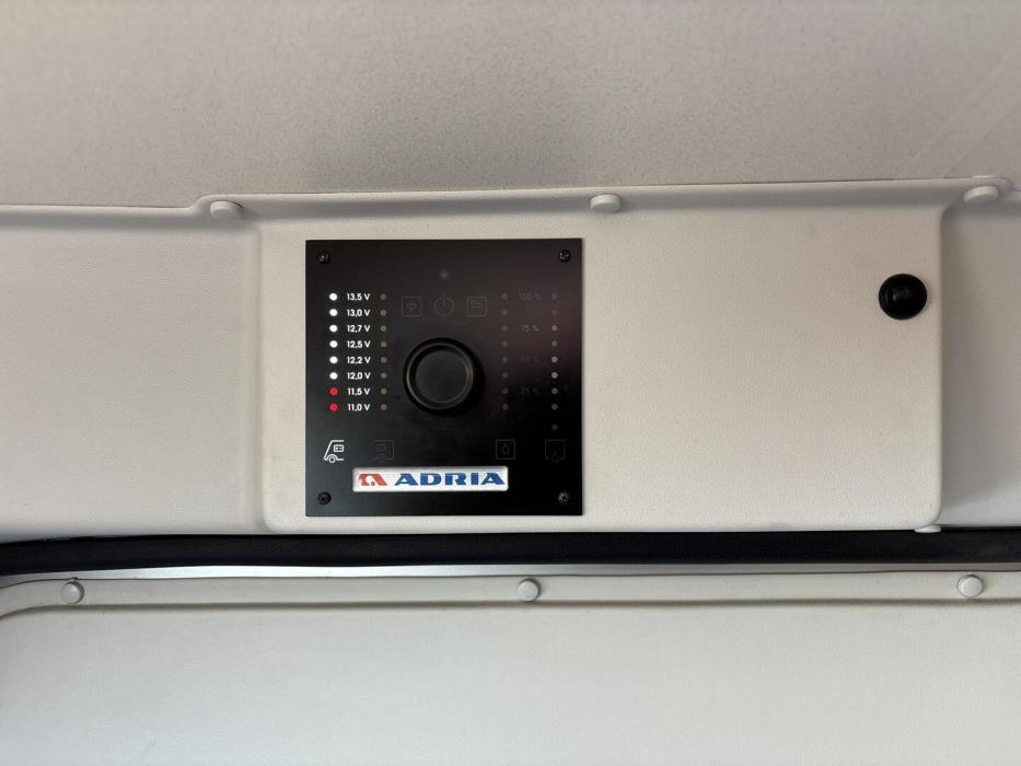 ADRIA Twin 640 SLX 2015