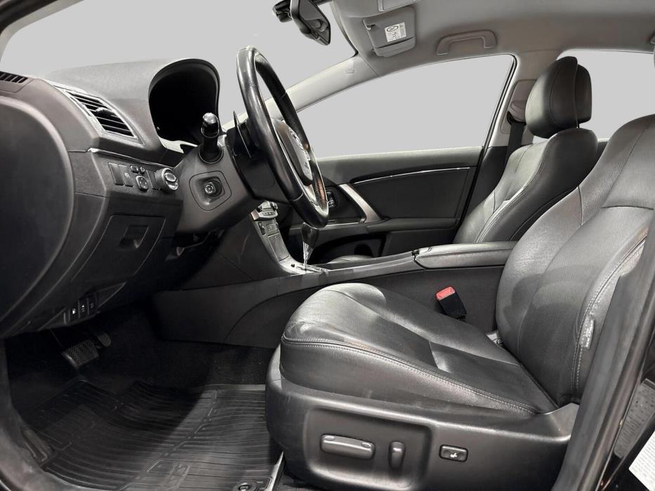 TOYOTA Avensis 2014