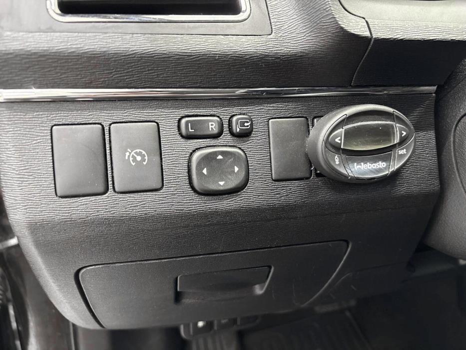 TOYOTA Avensis 2014