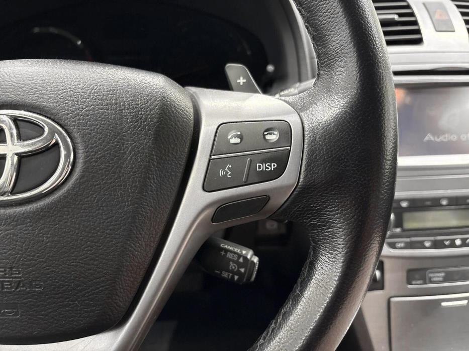 TOYOTA Avensis 2014