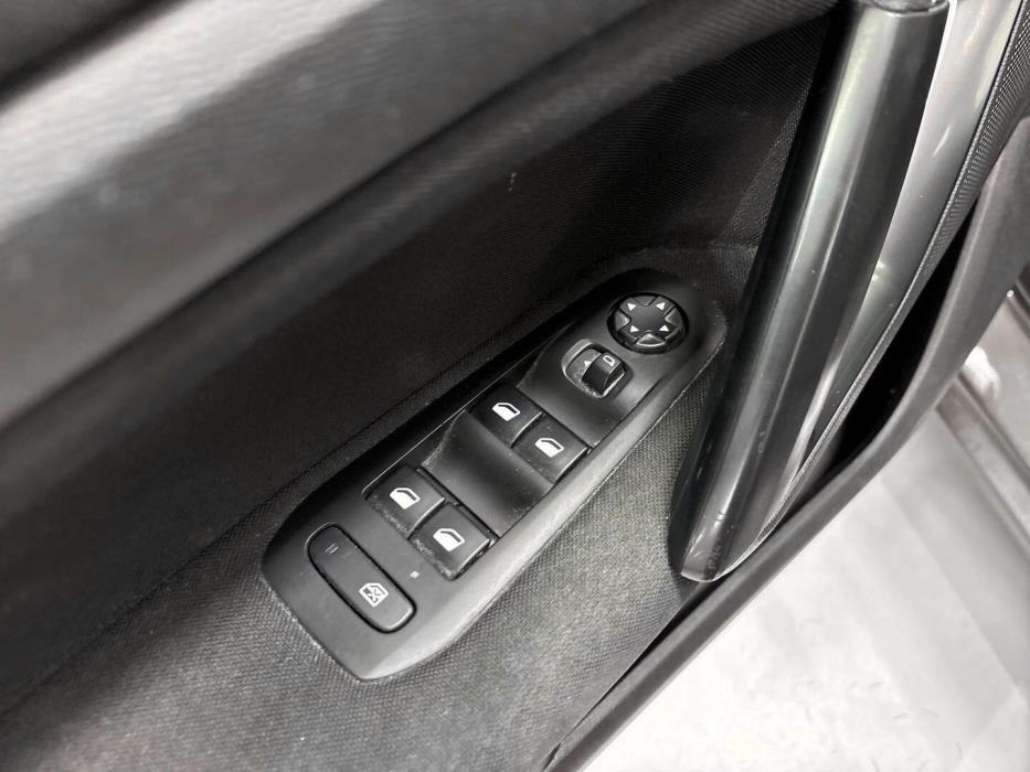 PEUGEOT 308 2016