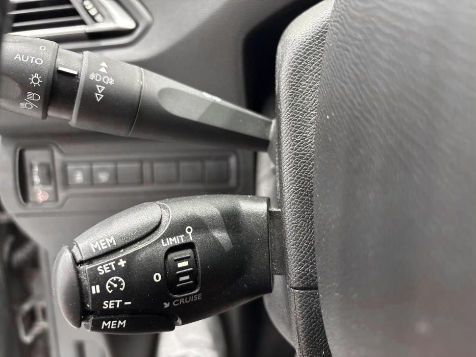 PEUGEOT 308 2016
