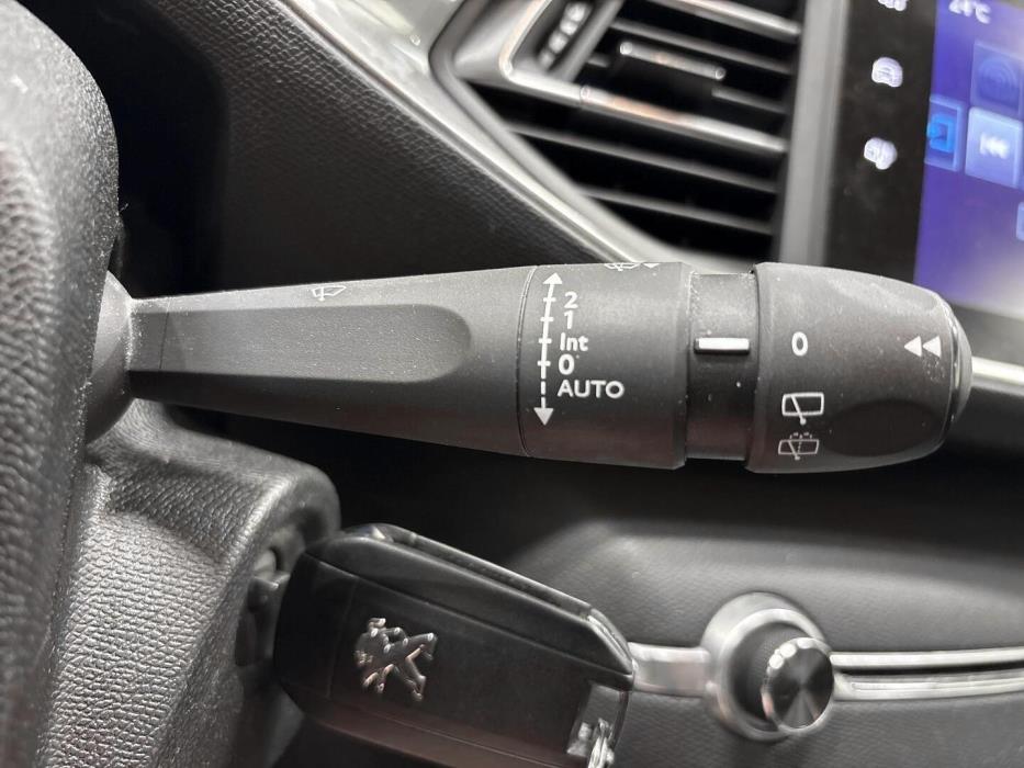 PEUGEOT 308 2016
