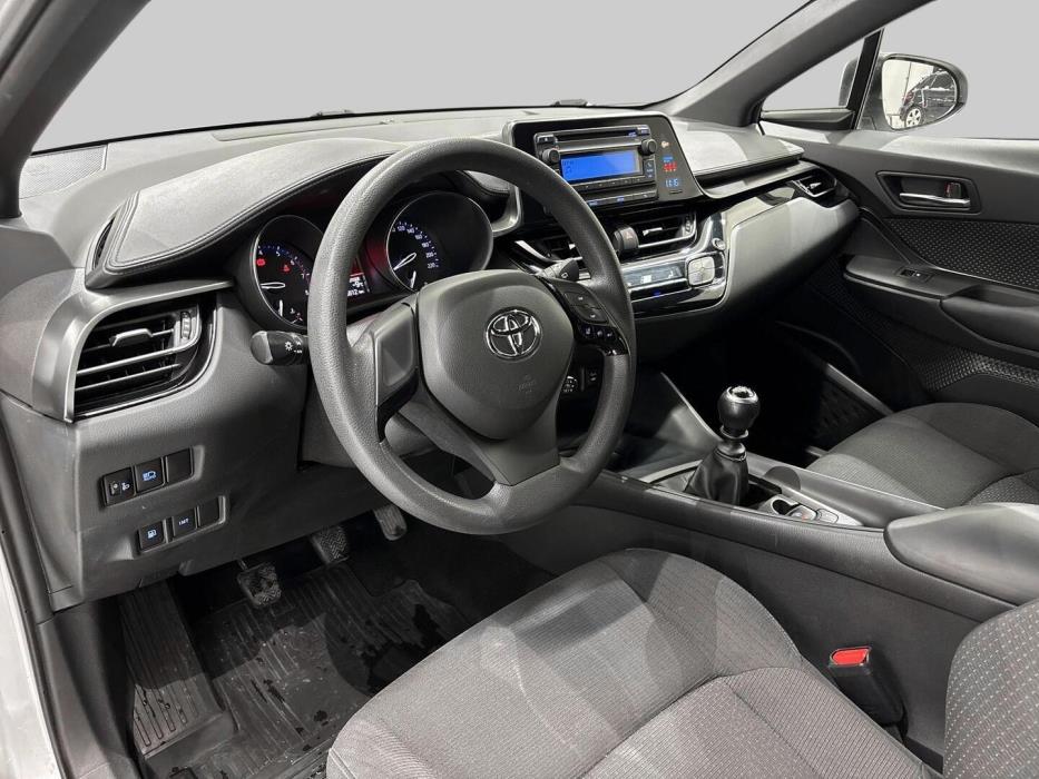 TOYOTA C-HR 2017