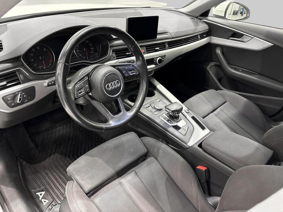 AUDI A4 2017