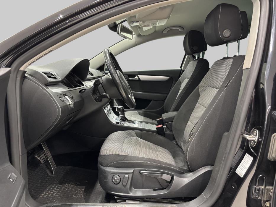 VOLKSWAGEN Passat 2013
