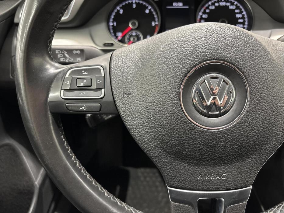VOLKSWAGEN Passat 2013