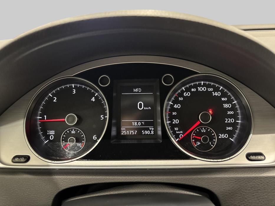 VOLKSWAGEN Passat 2013