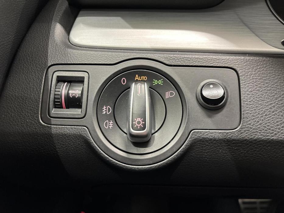 VOLKSWAGEN Passat 2013