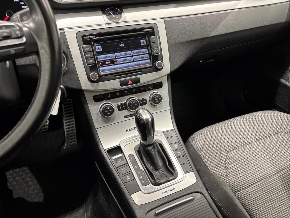 VOLKSWAGEN Passat 2013