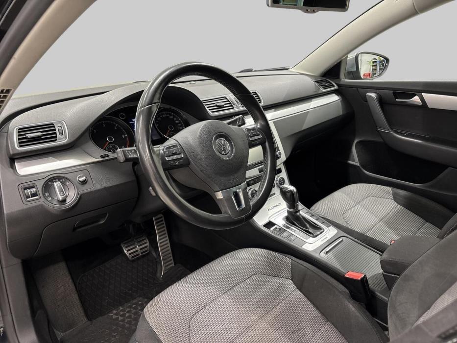 VOLKSWAGEN Passat 2013
