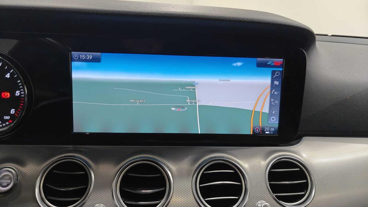 MERCEDES-BENZ E 2017