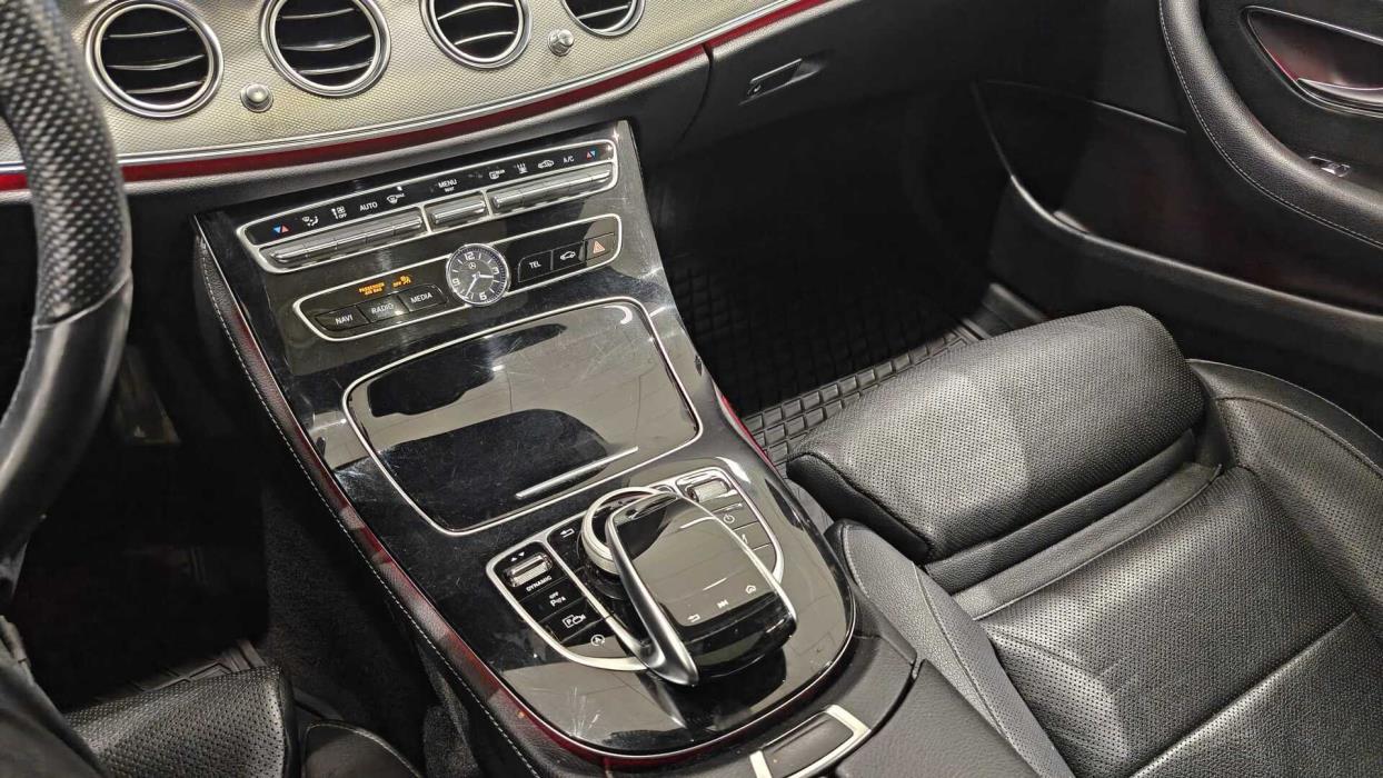 MERCEDES-BENZ E 2017