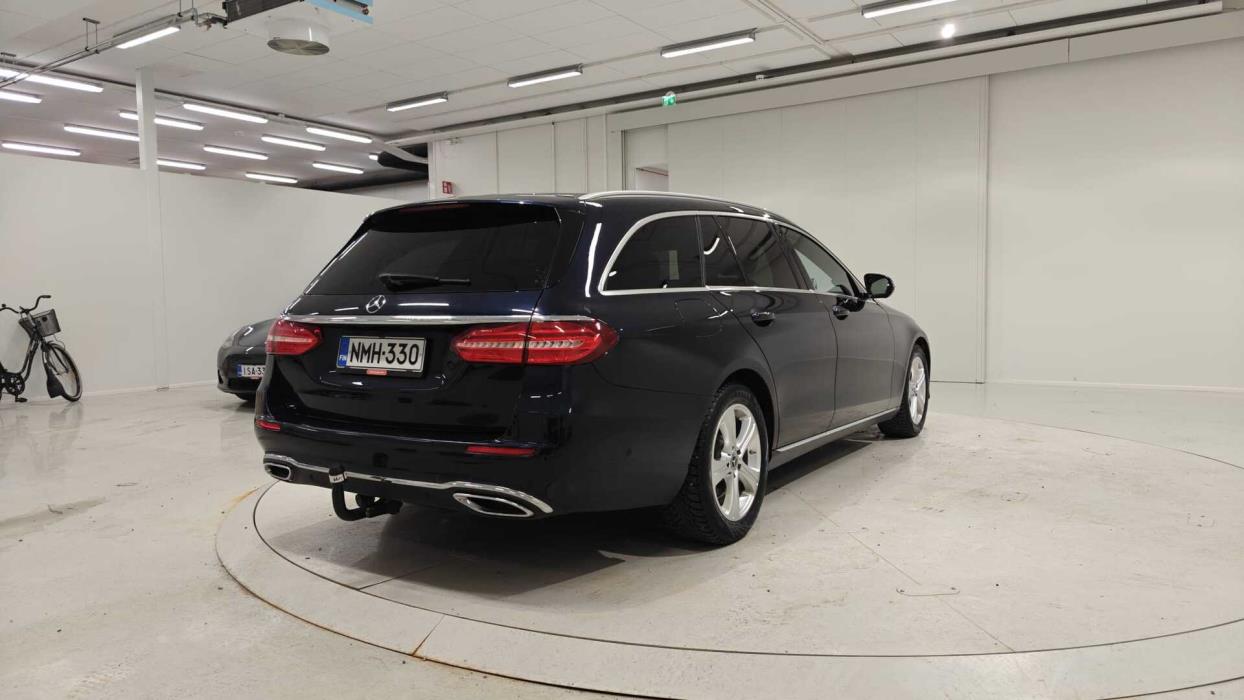 MERCEDES-BENZ E 2017