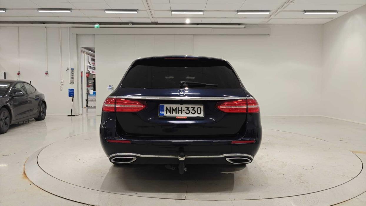 MERCEDES-BENZ E 2017