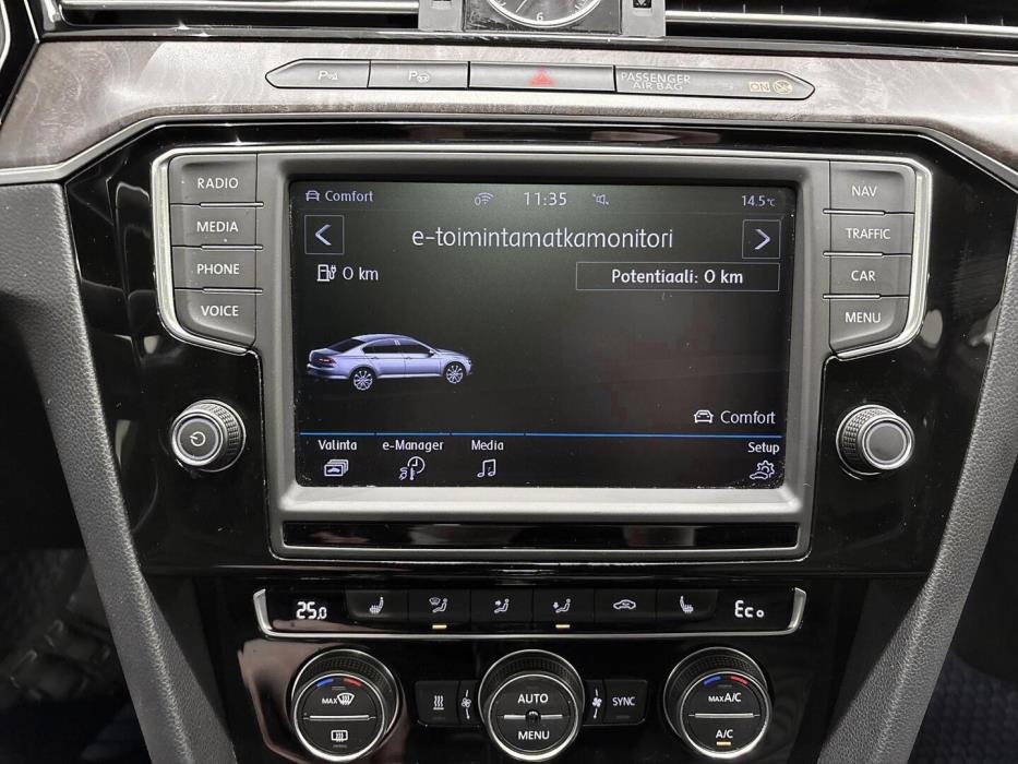 VOLKSWAGEN Passat 2017