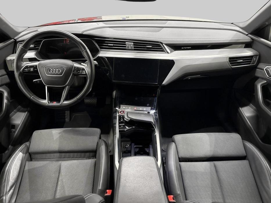 AUDI e-tron 2022