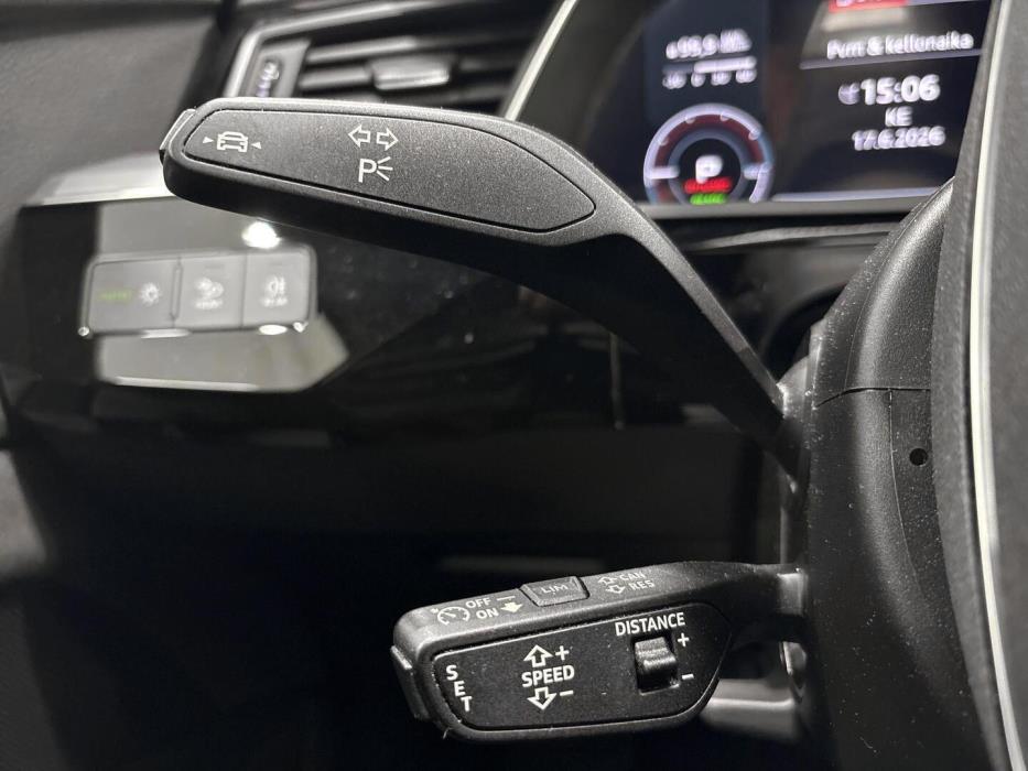 AUDI e-tron 2022