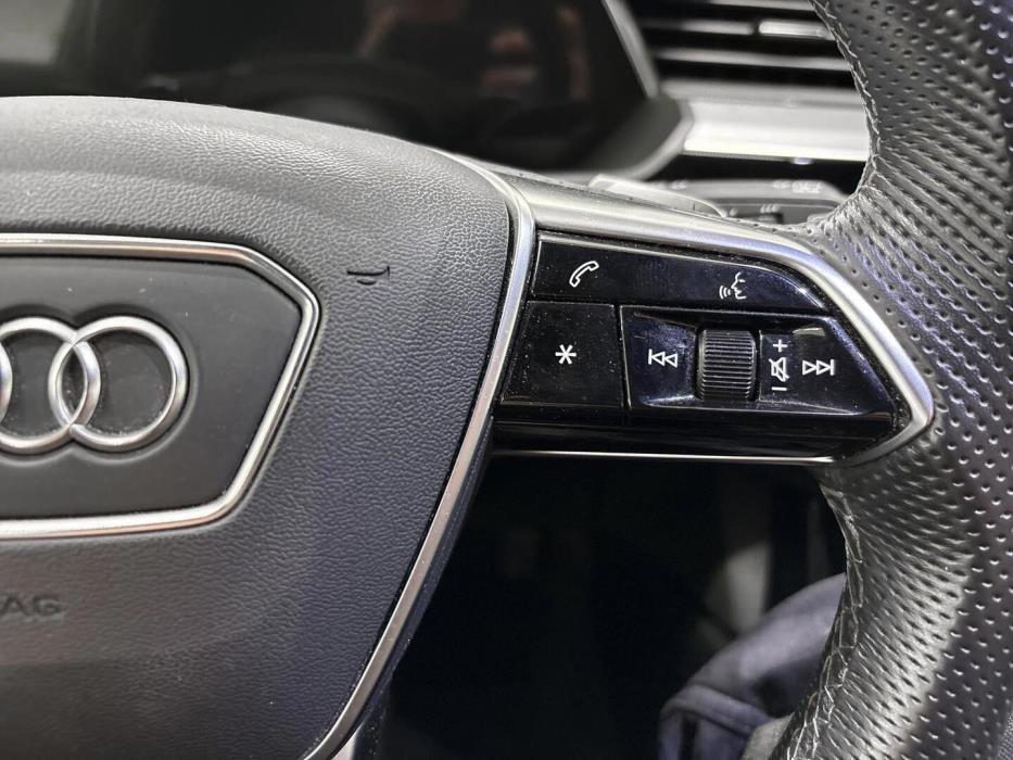 AUDI e-tron 2022