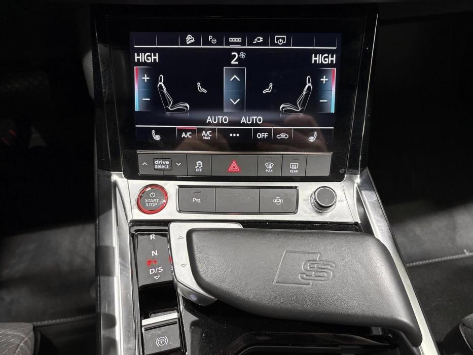 AUDI e-tron 2022