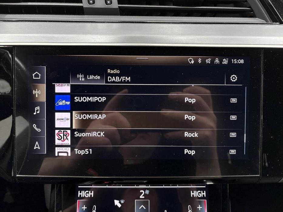 AUDI e-tron 2022