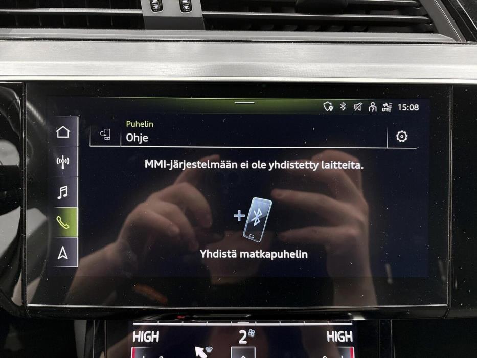 AUDI e-tron 2022