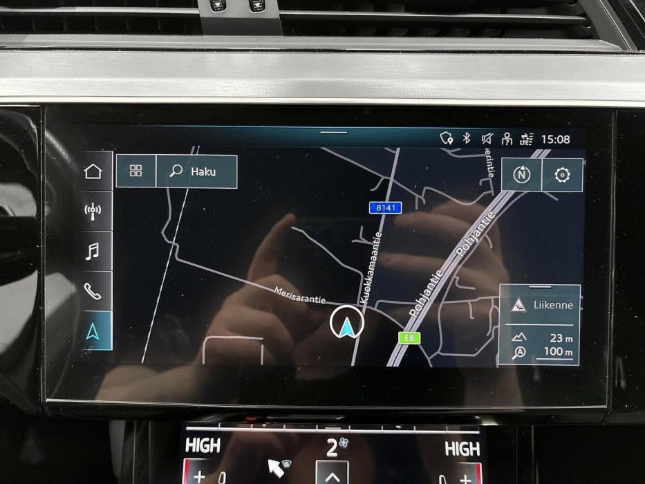 AUDI e-tron 2022