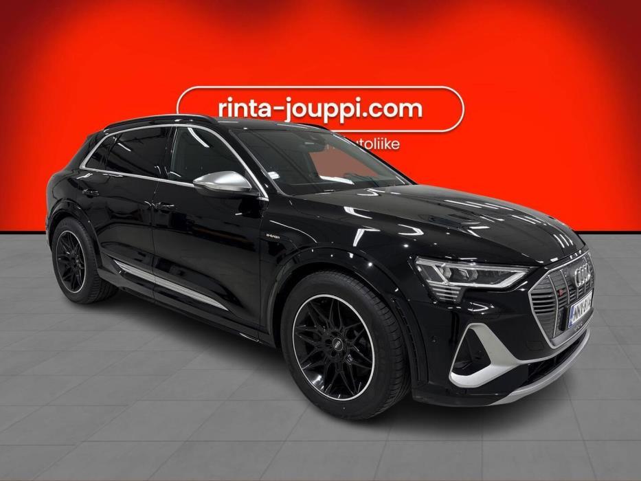 AUDI e-tron 2022