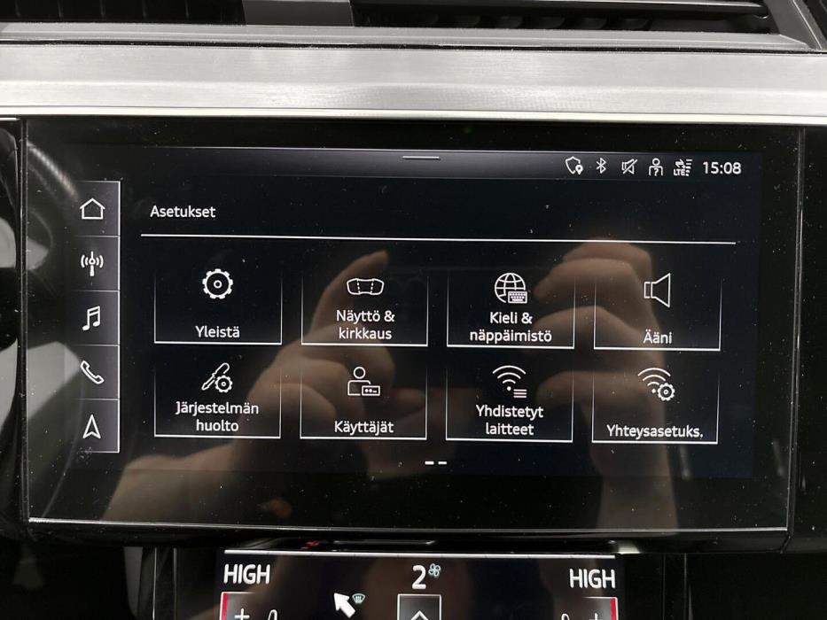 AUDI e-tron 2022