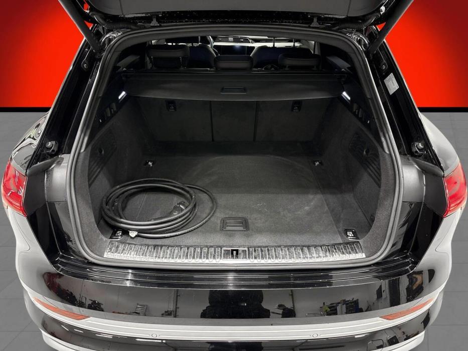 AUDI e-tron 2022