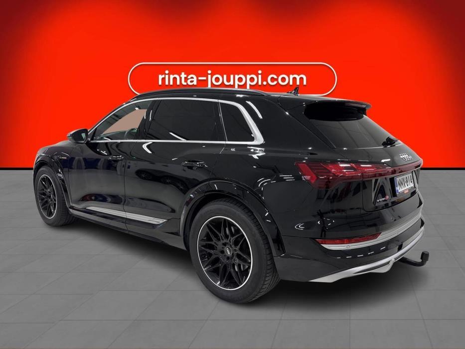 AUDI e-tron 2022