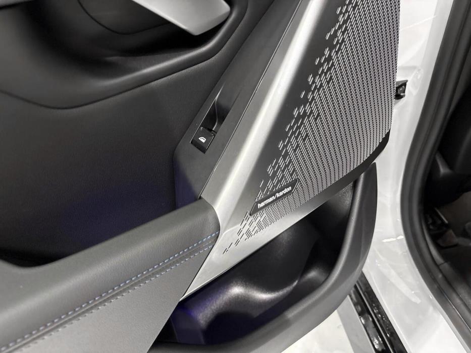 BMW I5 2025