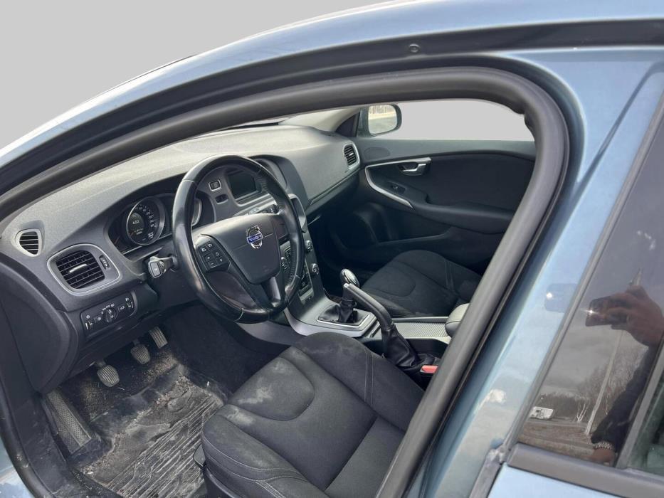 VOLVO V40 2012