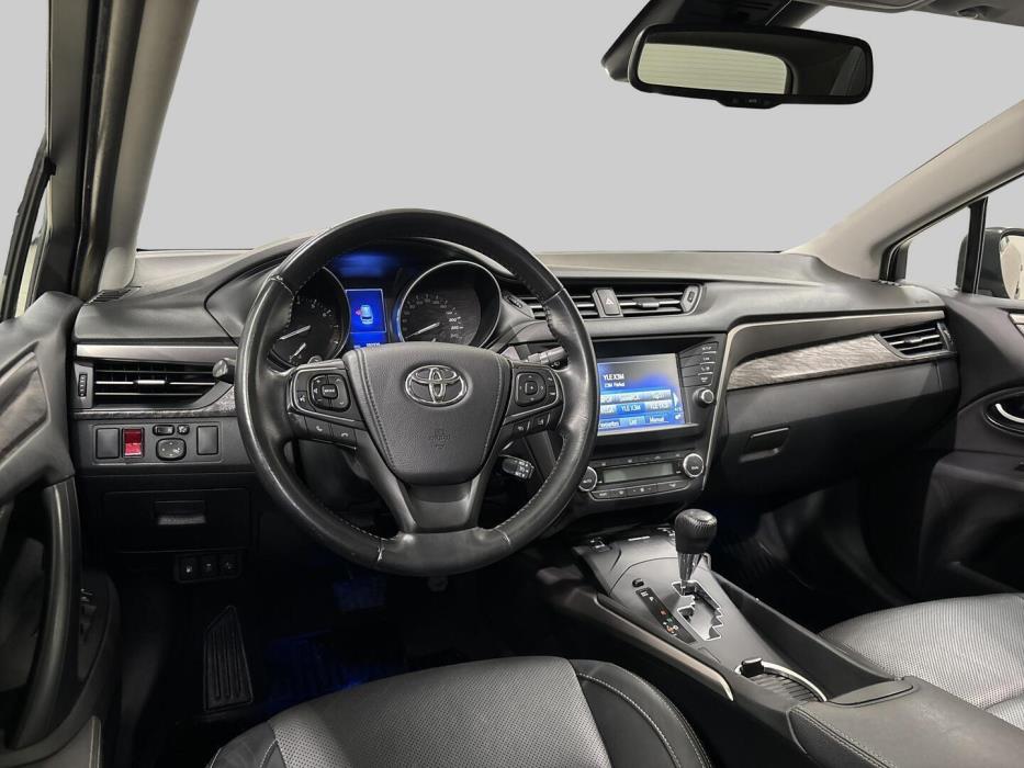 TOYOTA Avensis 2016