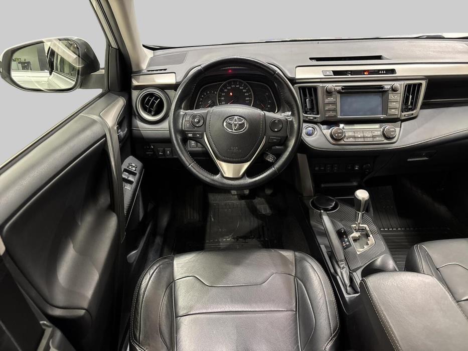 TOYOTA RAV4 2015