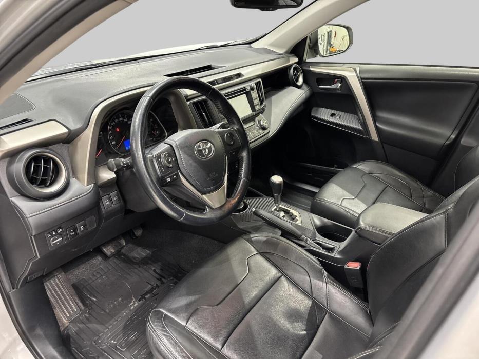 TOYOTA RAV4 2015