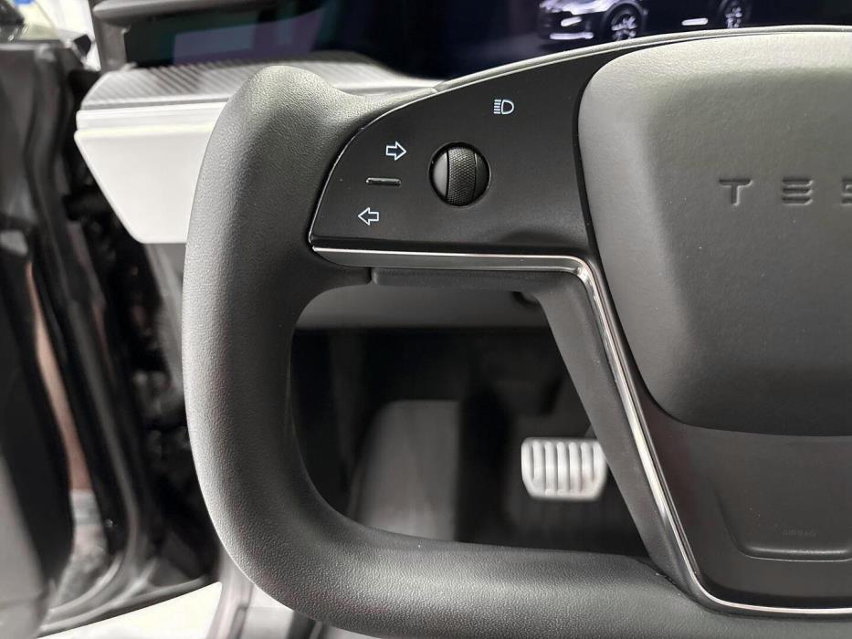 TESLA Model X 2023