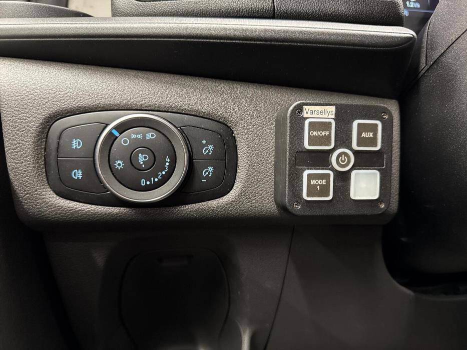 FORD TRANSIT CUSTOM 2023