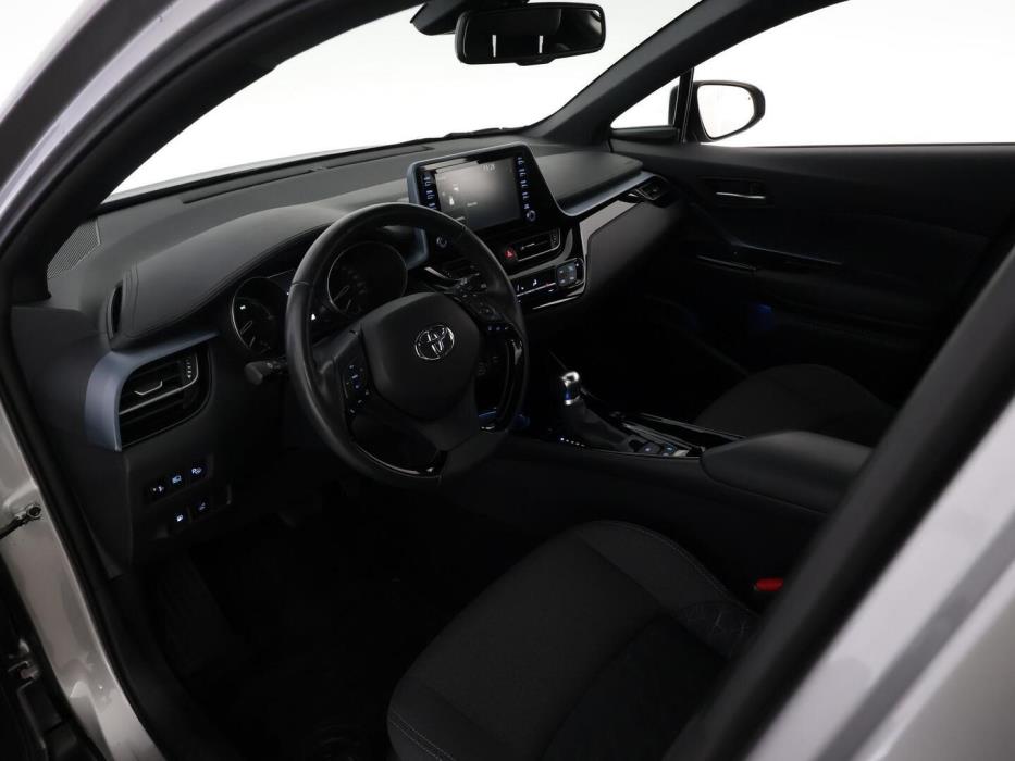 TOYOTA C-HR 2021