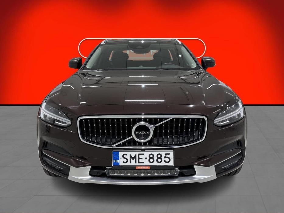 VOLVO V90 Cross Country 2017
