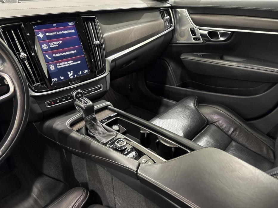 VOLVO V90 Cross Country 2017