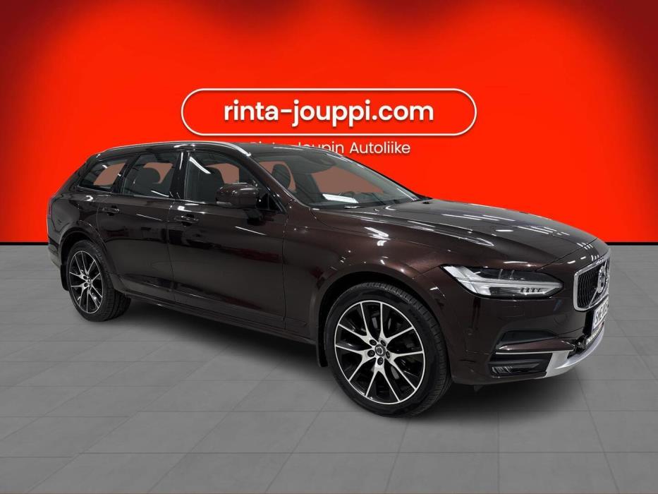VOLVO V90 Cross Country 2017