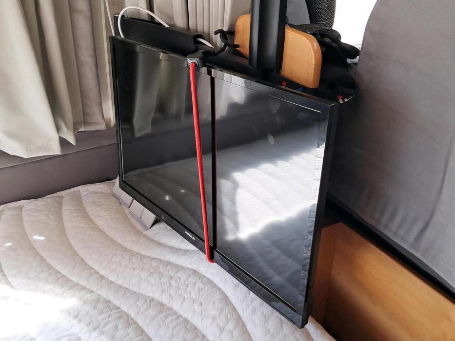 KNAUS SUN TRAVELLER 605 L-TI 2006