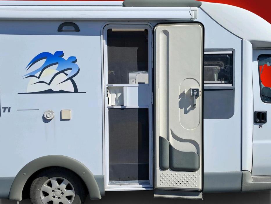 KNAUS SUN TRAVELLER 605 L-TI 2006