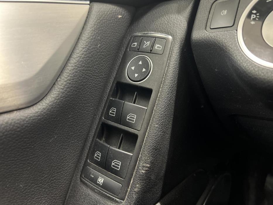 MERCEDES-BENZ C 2011