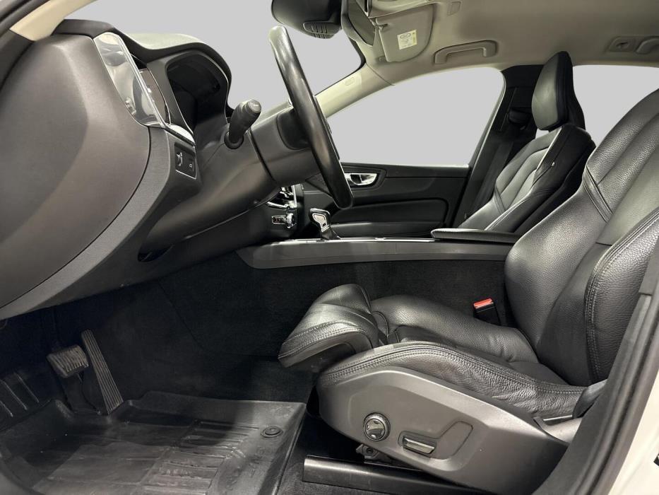 VOLVO XC60 2018